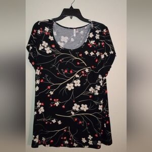 Elegant Floral Black Women's Short Sleeve Top